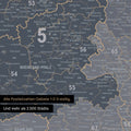 Ausschnitte einer Postleitzahlenkarte von Deutschland mit Bayern als Pinn-Leinwand in Denim Blue