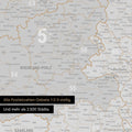 Ausschnitte einer Postleitzahlenkarte von Deutschland mit Bayern als Pinn-Leinwand in Dunkelgrau