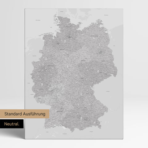 Neutrale schlichte Standard-Ausführung einer Deutschland-Karte mit Postleitzahlen als Pinn-Leinwand in Coolgray (Hellgrau)