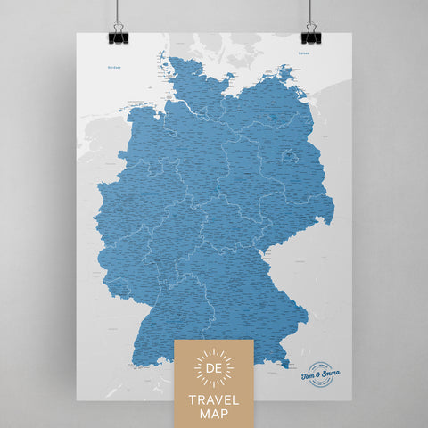 Deutschland-Karte als Poster in Blau zum Pinnen und Markieren von Reisezielen kaufen
