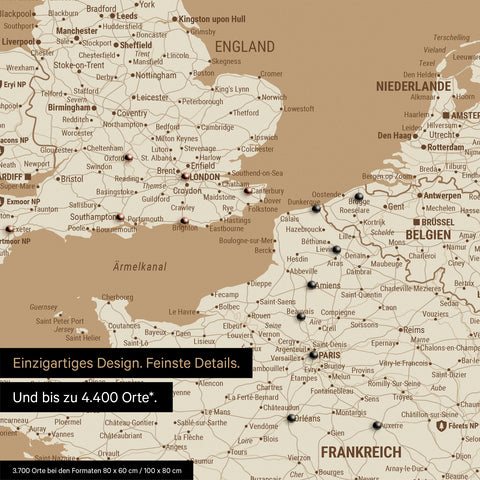 Europa Landkarte in Treasure Gold als Leinwand zum Pinnen zeigt einen Ausschnitt von England, Frankreich und Belgien mit vielen Details wie Nationalparks, Flüssen und zahlreichen kleinen Orten und Städten, die teilweise mit Pins markiert sind