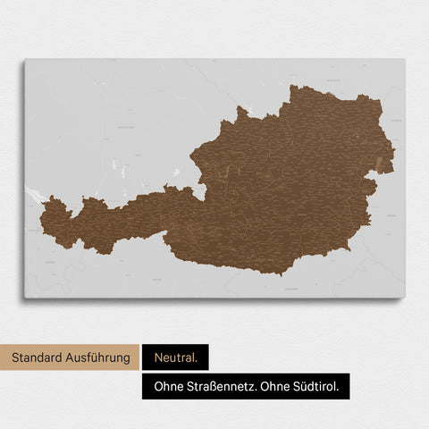 Neutrale und schlichte Standard-Ausführung einer Österreich-Karte als Pinn-Leinwand in Braun mit oder ohne Straßennetz