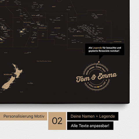 Personalisierte Australien-Karte als Pinn-Leinwand in Farbe Sonar Black (Schwarz-Gold) mit eingedruckten Namen und einer Legende zur Markierung von besuchten Orten