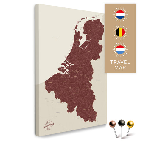 Benelux-Landkarte mit Niederlande, Belgien und Luxemburg in der Farbe Bordeaux Rot in einem modernen, minimalistischem Design als Leinwand zum Pinnen von Reisen und Orten