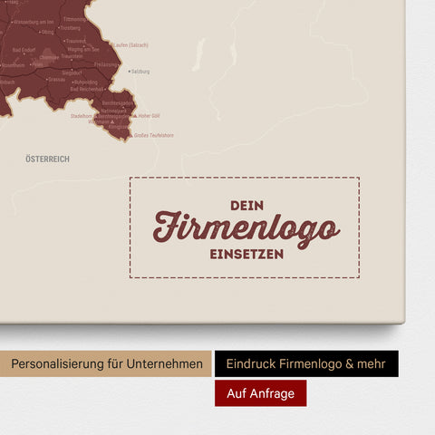 Deutschland-Karte als Pinn-Leinwand in Bordeaux Rot mit Eindruck eines Firmenlogos