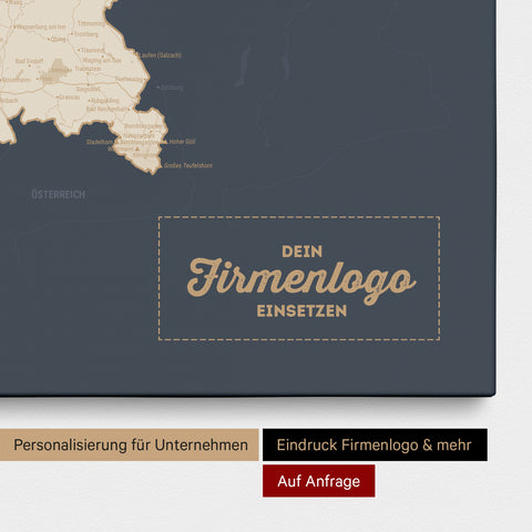 Deutschland-Karte als Pinn-Leinwand in Hale Navy (Blau-Gold) mit Eindruck eines Firmenlogos