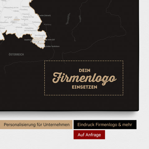 Deutschland-Karte als Pinn-Leinwand in Schwarz-Weiss mit Eindruck eines Firmenlogos