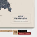 Deutschland-Karte mit Postleitzahlen als Pinn-Leinwand in Navy Light mit Eindruck des Firmenlogos