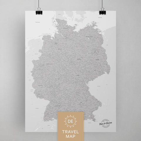 Deutschland-Karte als Poster in Hellgrau zum Pinnen und Markieren von Reisezielen kaufen