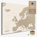 Magnetische Europakarte in der Farbe Desert Sand (Beige) in einem modernen, minimalistischem Design als Magnetboard zum Pinnen und Markieren von Reisezielen kaufen