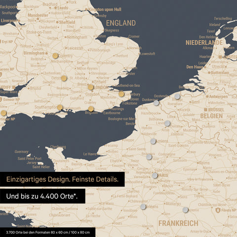 Ausschnitt einer magnetischen Europakarte in Hale Navy (Dunkelblau-Gold) zeigt einen Ausschnitt von England, Frankreich und Belgien mit Details wie Nationalparks, Flüssen und zahlreichen kleineren Orten und Städten