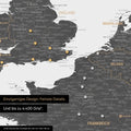 Ausschnitt einer magnetischen Europakarte in Light Gray zeigt einen Ausschnitt von England, Frankreich und Belgien mit Details wie Nationalparks, Flüssen und zahlreichen kleineren Orten und Städten