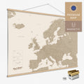 Magnetische Europakarte Magnet-Poster in der Farbe Desert Sand (Beige) in modernem, minimalistischen Design zum Pinnen und Markieren von Reisezielen kaufen