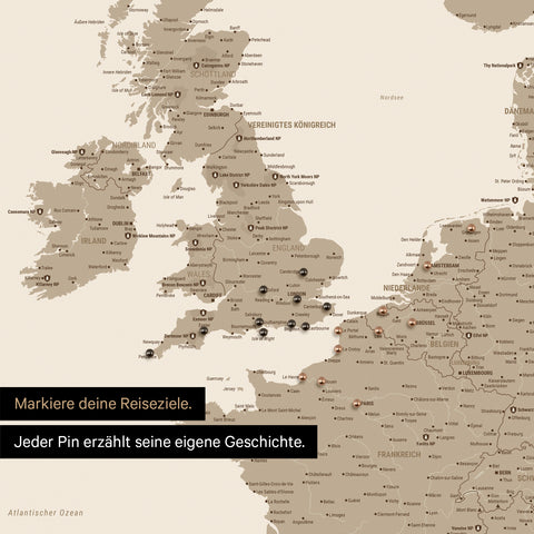 Pinnen von Reisezielen auf Europa Karte als Poster in Desert Sand