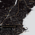 Ausschnitt einer Kanada & USA Landkarte als Pinn-Leinwand in Weiss-Schwarz zeigt Reiseziele und Highlights in New Brunswick und New England