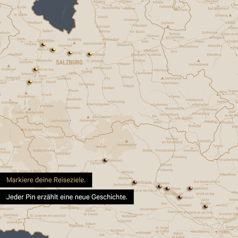 Detail einer Österreich-Karte als Pinn-Leinand in Hale Navy mit Pins im Salzburger Land und Kärnten