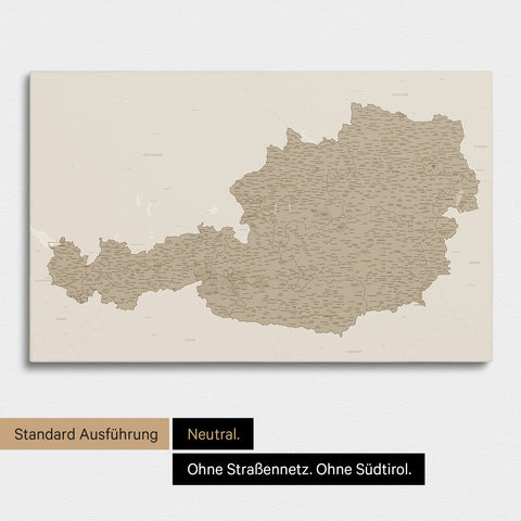 Neutrale und schlichte Standard-Ausführung einer Österreich-Karte als Pinn-Leinwand in Desert Sand