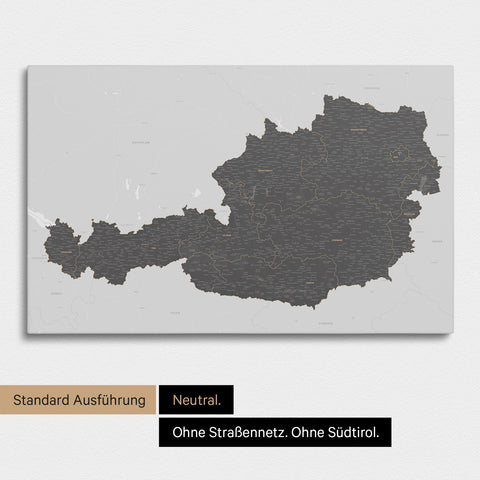 Neutrale und schlichte Standard-Ausführung einer Österreich-Karte als Pinn-Leinwand in Light Gray