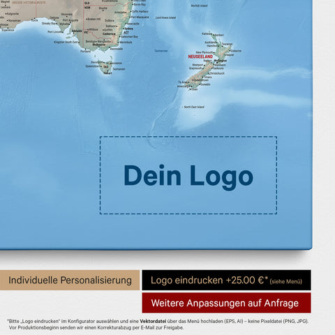 Physische Weltkarte als Pinn-Leinwand in Oliv-Grün, auf die ein Firmenlogo eingedruckt werden kann und weitere Individualisierungen als Sonderanfertigung vorgenommen werden können