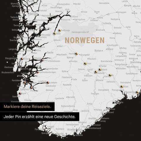 Detail einer Skandinavien-Karte als Pinn-Leinand in Dark Black (Schwarz-Weiss) mit Pins im Süden von Norwegen