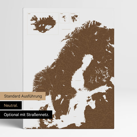 Neutrale und schlichte Standard-Ausführung einer Skandinavien-Karte als Pinn-Leinwand in Braun mit oder ohne Straßennetz