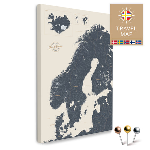 Skandinavien-Karte in Navy Light als Pinnwand Leinwand zum Pinnen und Markieren von Reisezielen kaufen