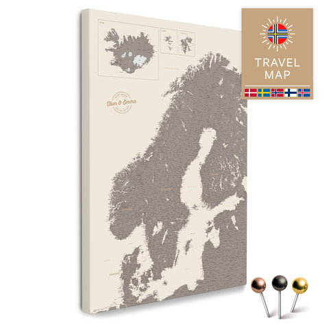 Skandinavien-Karte in Warmgray (Braun-Grau) als Pinnwand Leinwand zum Pinnen und Markieren von Reisezielen kaufen