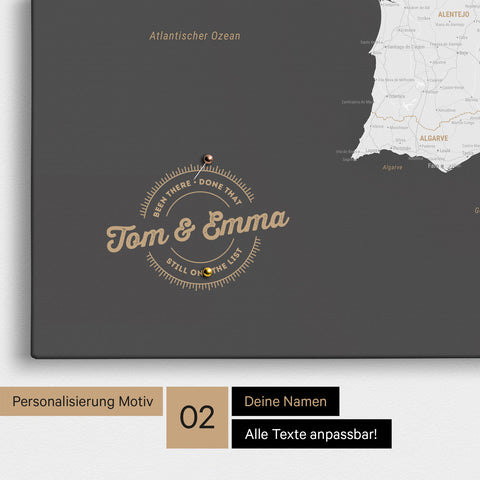 Spanien- & Portugal-Karte Pinn-Leinwand in Dunkelgrau mit Personalisierung als rundes Logo, das eine Legende für bereits besuchte Reiseziele im Rundtext beinhaltet