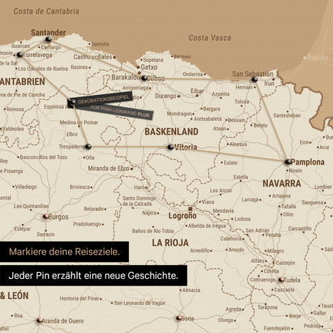 Moderne Spanien- & Portugal Landkarte in der Farbe Treasure Gold als Pinn-Leinwand zeigt einen Ausschnitt vom Baskenland und Navarra, in der bereits besuchte Reiseziele durch Pins markiert sind 