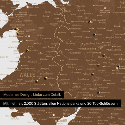 Ausschnitt einer Landkarte von Wales und England in Farbe Braun mit Pins zur Markierung von besuchten Reisezielen