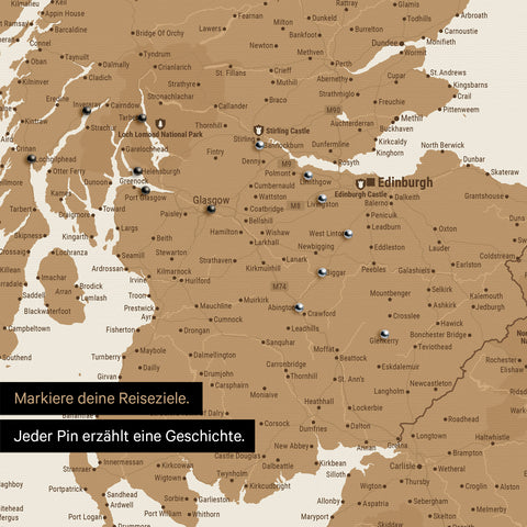 Detail einer England-Karte als Pinn-Leinand in Farbe Bronze mit Kartenausschnitt von Schottland