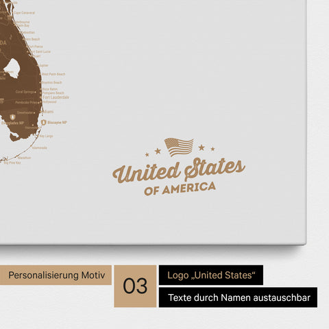 Pinnwand Leinwand einer USA Amerika Karte in Braun mit eingedrucktem Logo „United States"
