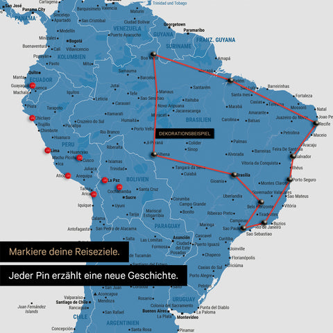 Detail einer Weltkarte als Pinn-Leinwand in Blau zeigt einen Ausschnitt aus Südamerika