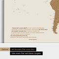 Personalisierbare Weltkarte mit Antarktis in Bronze mit Zitat von Anthony Bourdain