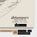 Leinwand einer Weltkarte in der Equal-Earth-Projektion in Warmgray (Braun-Grau) mit Personalisierung als Logo mit Familiennamen und Legende