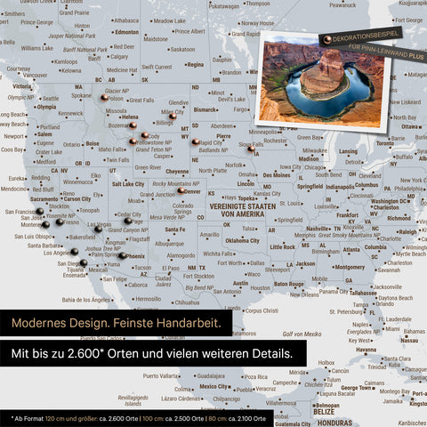 Carte du monde détaillée en multicolore clair, conçue comme tableau d'affichage pour marquer jusqu'à 2 600 destinations de voyage aux États-Unis, au Canada et au Mexique, idéale pour la représentation visuelle des voyages passés et des projets de voyage futurs