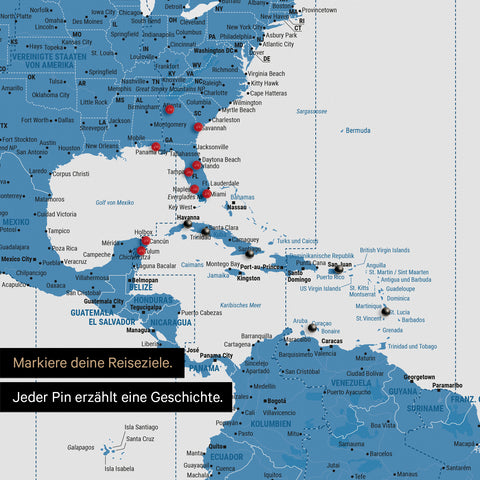 Detail einer Zeitzonen-Weltkarte als Pinn-Leinwand in Blau zeigt eine mit Pins abgesteckte Reiseroute in der Karibik und im Süden der USA