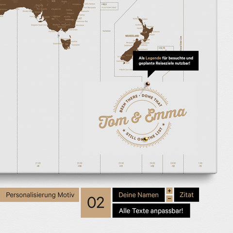Personalisierte Zeitzonen-Weltkarte als Pinn-Leinwand in Farbe Braun mit eingedruckten Namen und einer Legende zur Markierung von besuchten Orten