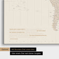 Zeitzonen-Weltkarte in Gold mit eingedrucktem Zitat von Anthony Bourdain