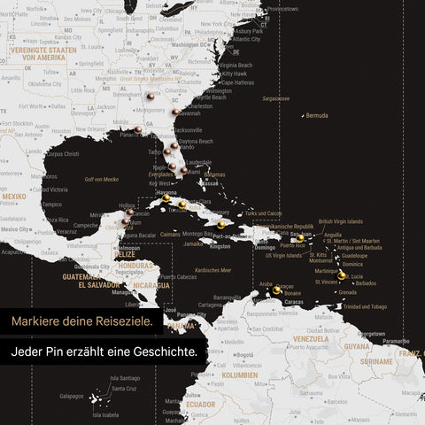 Detail einer Weltkarte mit Zeizonen als Pinn-Leinand in Farbe Dark Black (Schwarz-Weiß) zeigt einen Kartenausschnitt von USA, Karibik und Südamerika