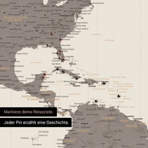 Detail einer Zeitzonen-Weltkarte als Pinn-Leinwand in Warmgray (Braun-Grau) zeigt eine mit Pins abgesteckte Reiseroute in der Karibik und im Süden der USA
