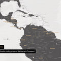 Detailansicht einer Weltkarte Foto-Tapete in Grau-Weiß mit allen Details