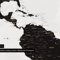 Detailansicht einer Weltkarte Foto-Tapete in Schwarz-Weiß mit allen Details