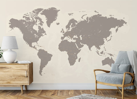 Dekoriertes Wohnzimmer mit einer Weltkarte als Foto-Tapete in Braun-Grau